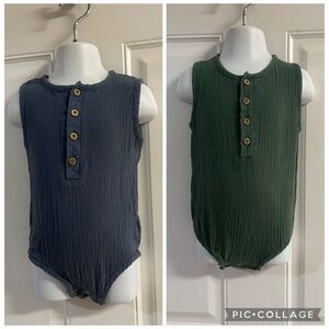 Lot of 2 18M Unisex Solid Blue/Green Amazon Sleeveless Rompers.  In EUC!